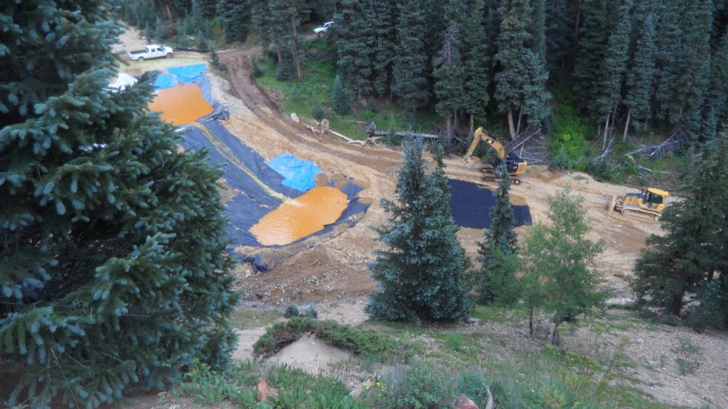 Gold King Mine Spill Emergency Retaining Ponds. Image from Wikimedia Commons.