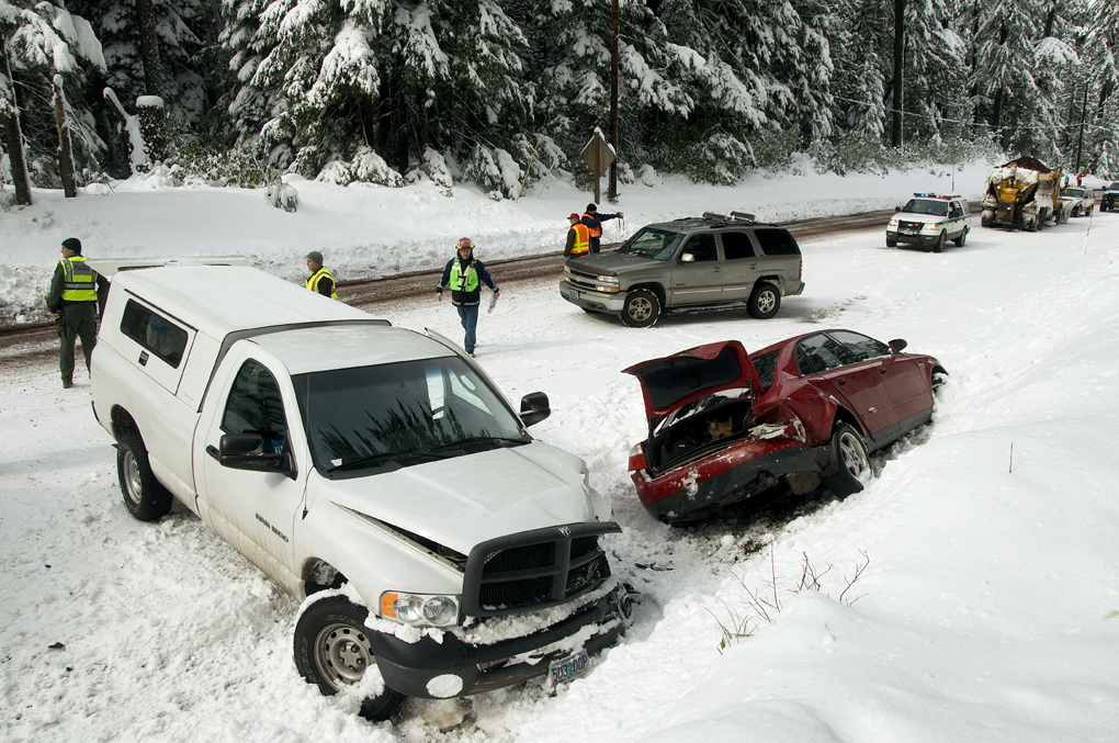 Weather-related_multi-car_crash_(5495544216)